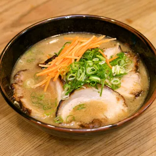 돼지발리차슈면